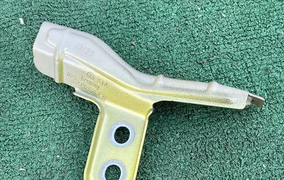Volkswagen Golf VIII Fender mounting bracket 5H0821430
