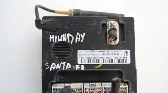 Hyundai Santa Fe Central body control module 954002B450