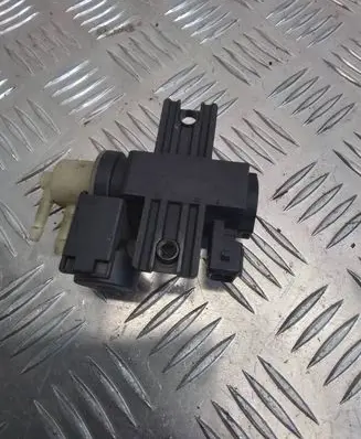 Nissan Juke I F15 Vacuum valve 8200790130 70181405 8200790180