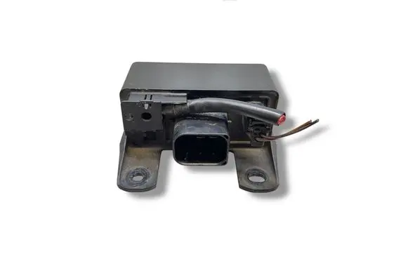 Mercedes-Benz C W203 Glow plug pre-heat relay 