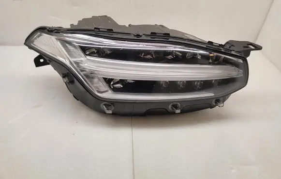 Volvo XC90 Headlight/headlamp