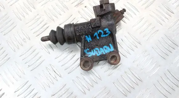 Clutch slave cylinder