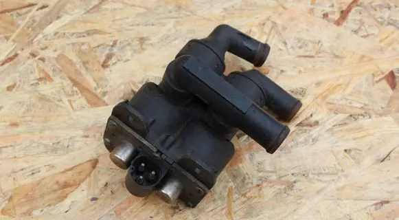 BMW 5 E34 Climate control unit 1388619
