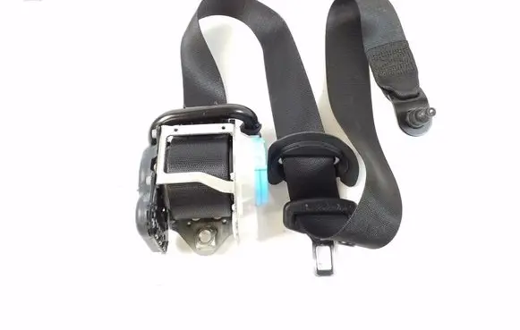 Infiniti Q30 Front seatbelt A1768602285