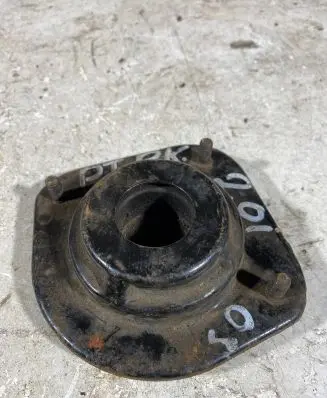 Chrysler PT Cruiser Coil spring mount 