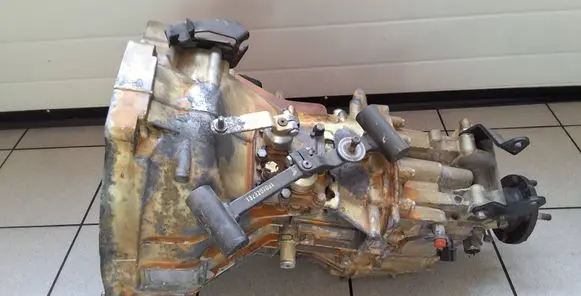 Renault Maxity Manual 6 speed gearbox 6S380VO