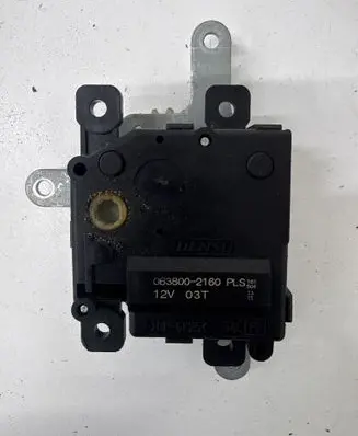 Toyota Avensis T270 Air flap motor/actuator 0638002160