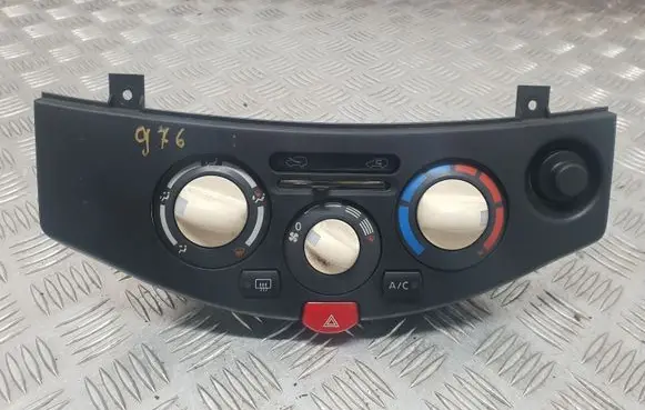 Nissan Micra Climate control unit 39002031002 F667193V01