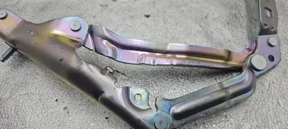 Tesla Model 3 Tailgate/trunk/boot hinge 166739800B 1667398