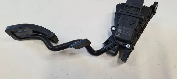 Audi A6 S6 C6 4F Accelerator throttle pedal 4F2721523 6PV00898402 OXHLO