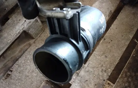 Nissan Pathfinder R51 Air intake hose/pipe