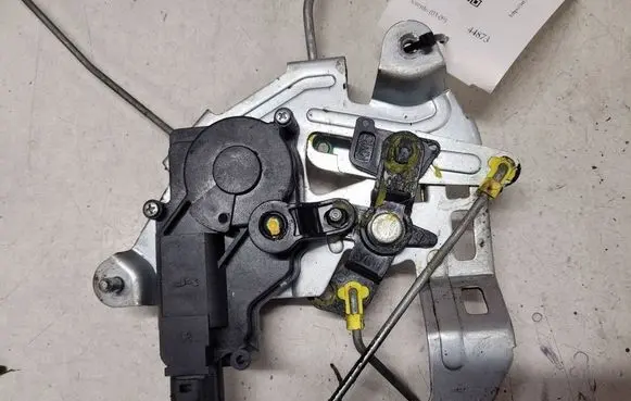 KIA Sorento Tailgate window lock/catch/latch