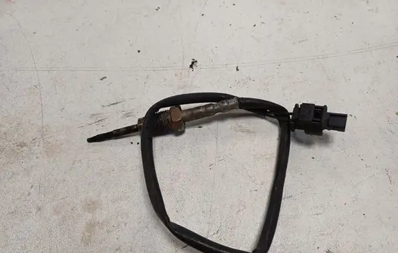 BMW 5 F10 F11 Exhaust gas temperature sensor 7805606