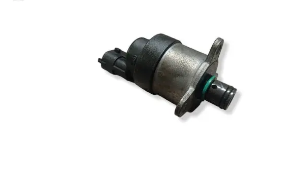 Volvo XC70 Fuel pressure regulator 0928400548
