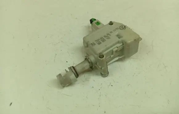 Volkswagen Golf IV Central locking motor 3B0959782