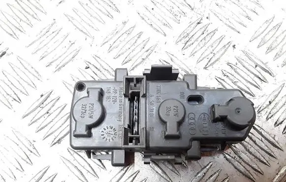 Audi A6 S6 C5 4B Tail light bulb cover holder b5831bl