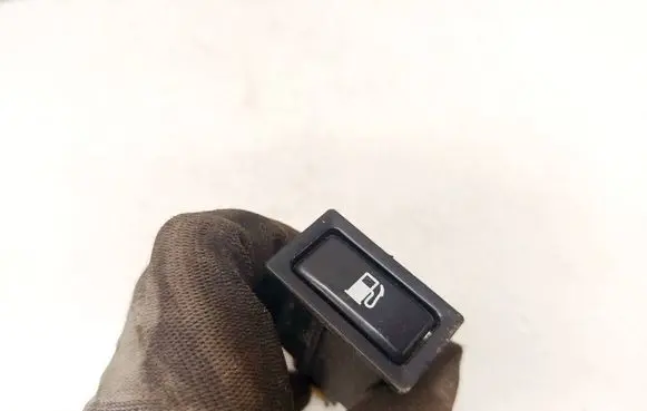 Toyota Avensis T250 Fuel tank opening switch 156795