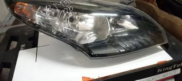 Renault Megane III Headlight/headlamp 260103187R 0300244204