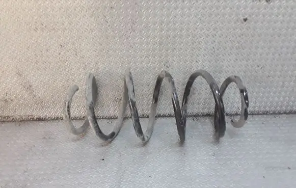 Volkswagen PASSAT B6 Front coil spring 