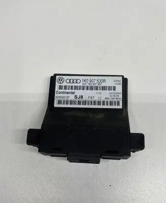 Volkswagen Golf V Gateway control module 1K0907951