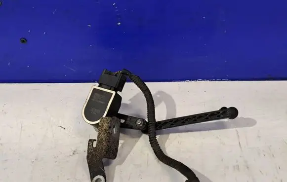 Polestar 2 Headlight/headlamp level sensor 32221477