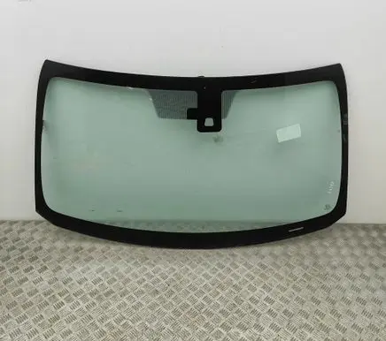 Mitsubishi L200 Front windscreen/windshield window 6102B755