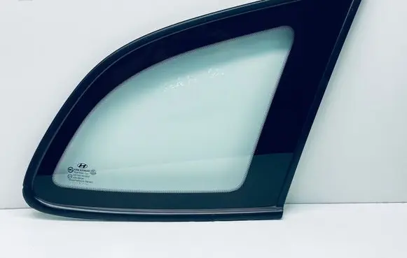 Hyundai Santa Fe Rear side window 878202B000