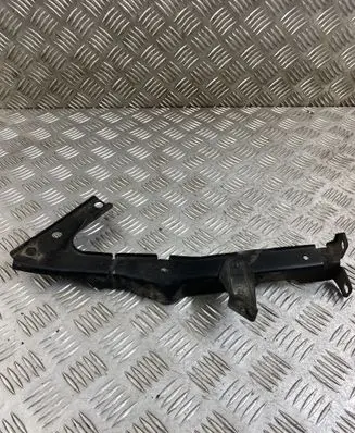 Audi A5 Sportback 8TA Fender mounting bracket 8T0821135C