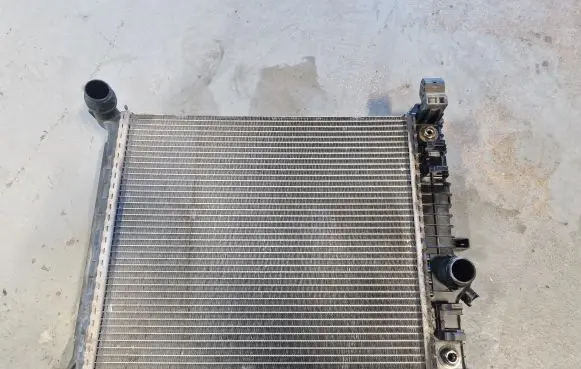 Opel Meriva B Coolant radiator 560961104