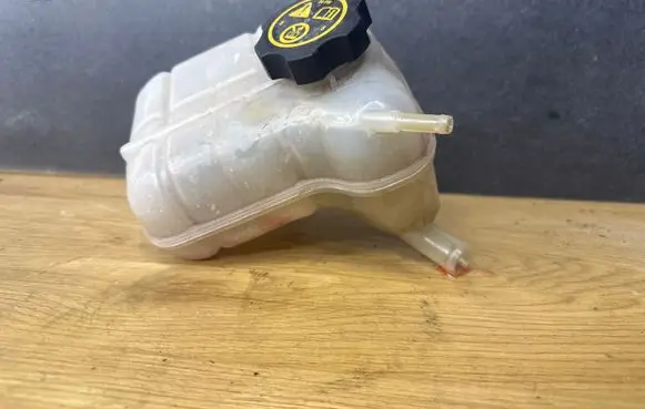 Opel Insignia A Coolant expansion tank/reservoir