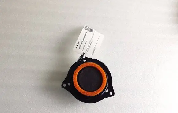 Maserati Levante Front door high frequency speaker 670002118 8923012201