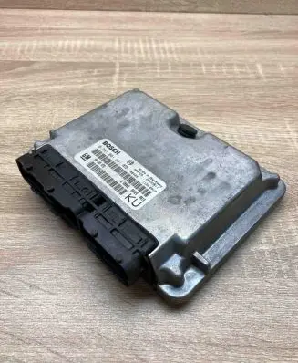 Opel Vectra B Engine control unit/module ECU 90508976 0281001631