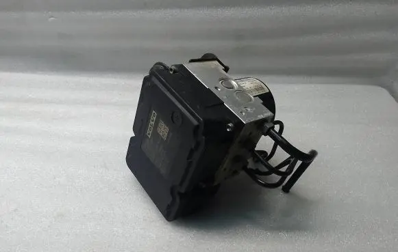 Volvo V60 ABS Pump 31329137 28526258043 10092604093