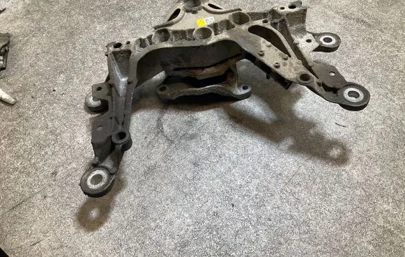 Audi A4 S4 B9 Gearbox mounting bracket 8W0399262AD