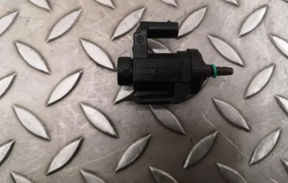BMW 5 G30 G31 Turbo solenoid valve 8570591