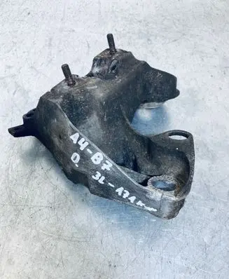 Audi A4 S4 B7 8E 8H Engine mounting bracket 8E0199352