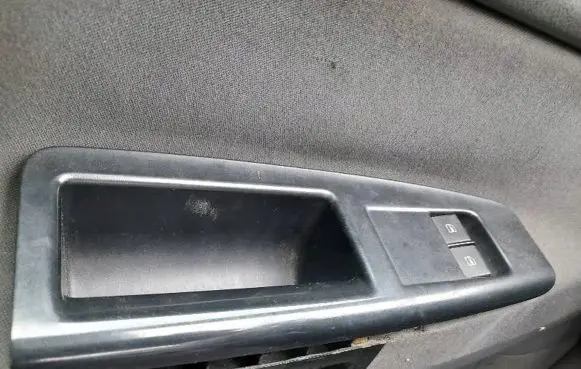 Volkswagen Polo Quarter vent window switch 