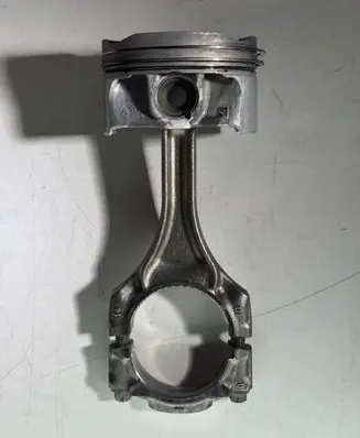 BMW M5 F90 Piston with connecting rod 8747752 7852246