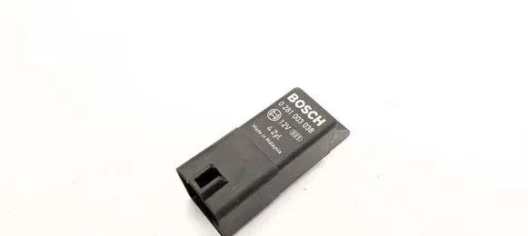 Audi A6 S6 C8 4K Glow plug pre-heat relay 038907281D