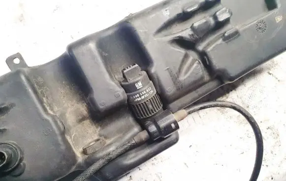 Opel Omega B2 Windscreen/windshield washer pump 090586632