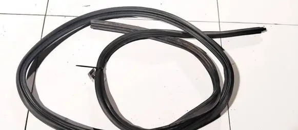 Nissan Note (E11) Rubber seal rear door 