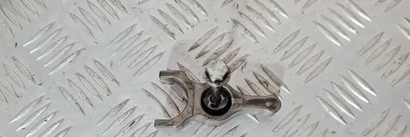 Isuzu D-Max Fuel Injector clamp holder