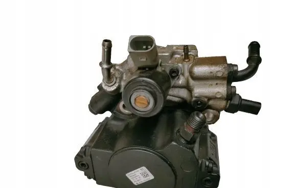 Mercedes-Benz E W212 Fuel injection high pressure pump A6510701201