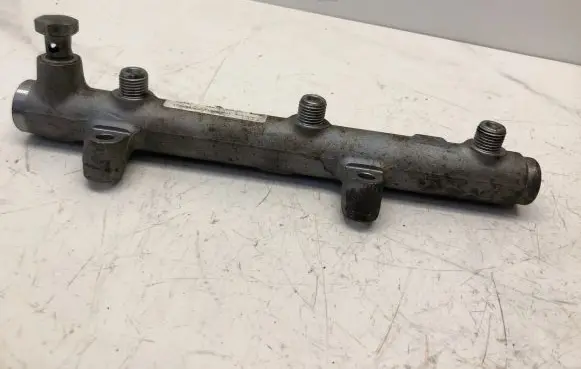 Audi A5 8T 8F Fuel main line pipe 059130090AH 1J0000017