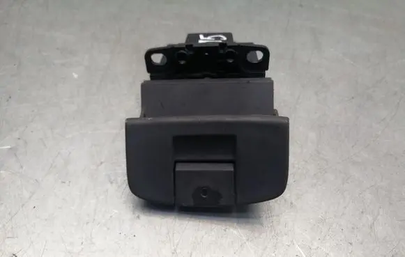 Renault Espace - Grand espace IV Hand parking brake switch 820004B530