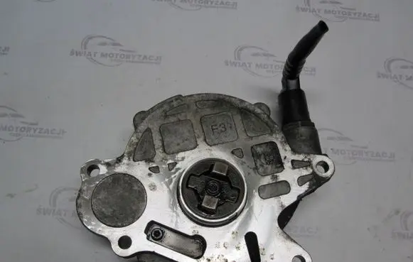 Volkswagen PASSAT B6 Vacuum pump 03L145100