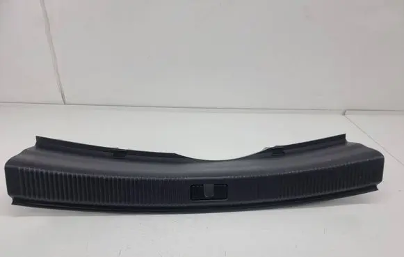 Trunk/boot sill cover protection