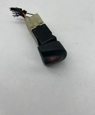 Renault Laguna I Hazard light switch 841043B 3487