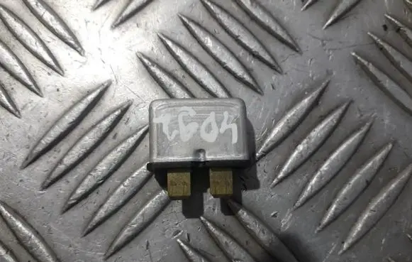 Audi A8 S8 D3 4E Other relay 443937105a