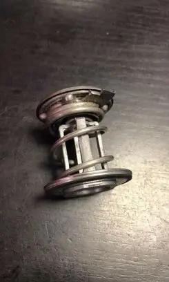 Thermostat/thermostat housing